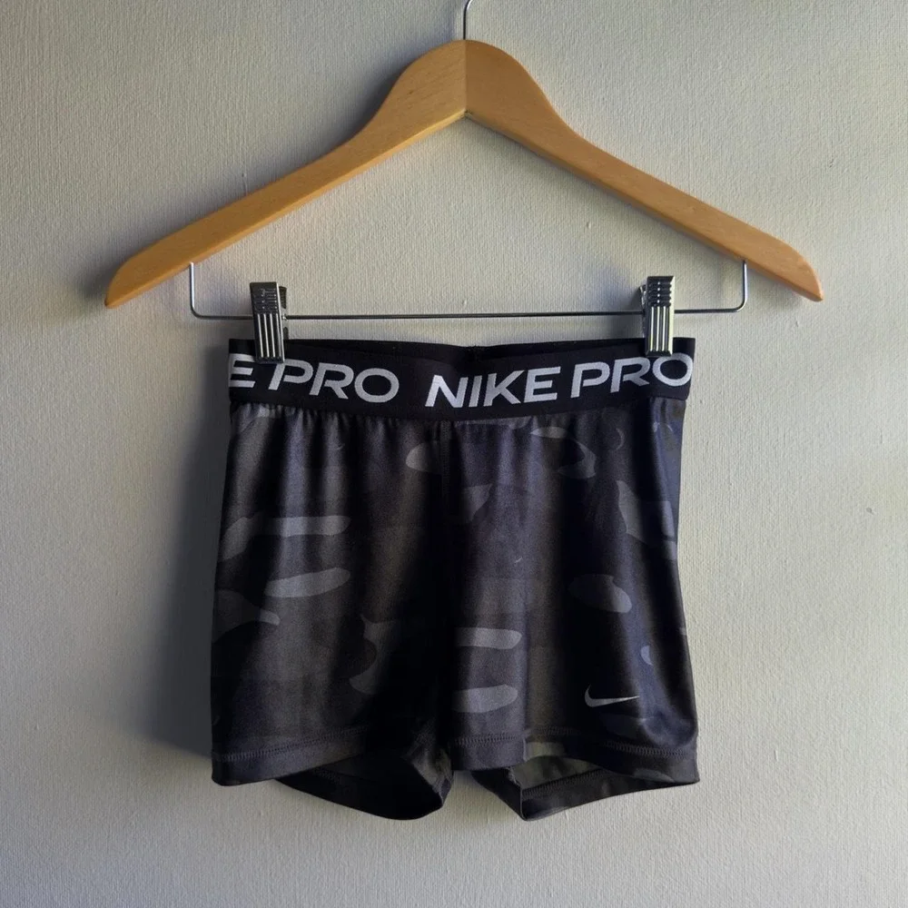 Nike Pro Women XS Black Camo 3